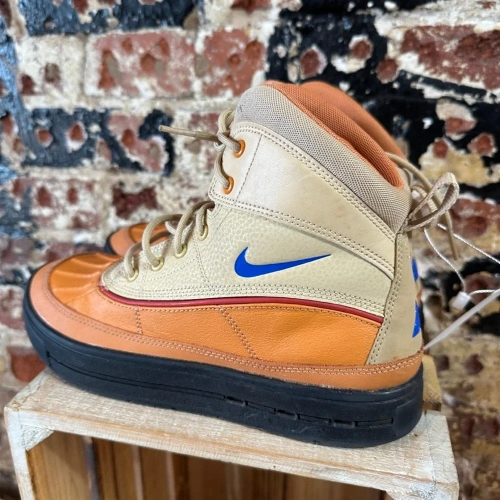 Nike ACG Woodside 2 High GS Orange Tan Blue Boots 524872-201 Mens 6Y Womens 7.5